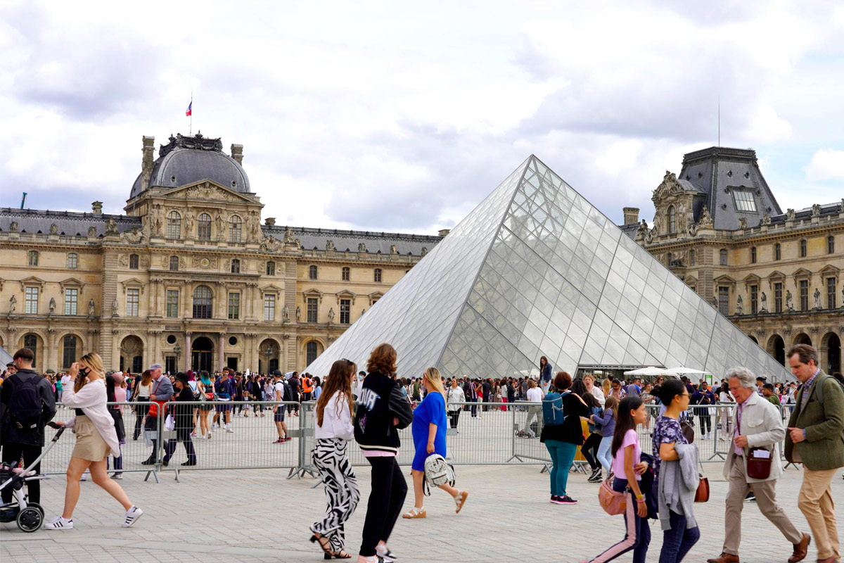Combien de temps faut-il pour visiter le Louvre à Paris ?