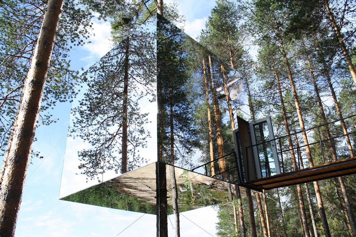Mirror Treehouse en Suède