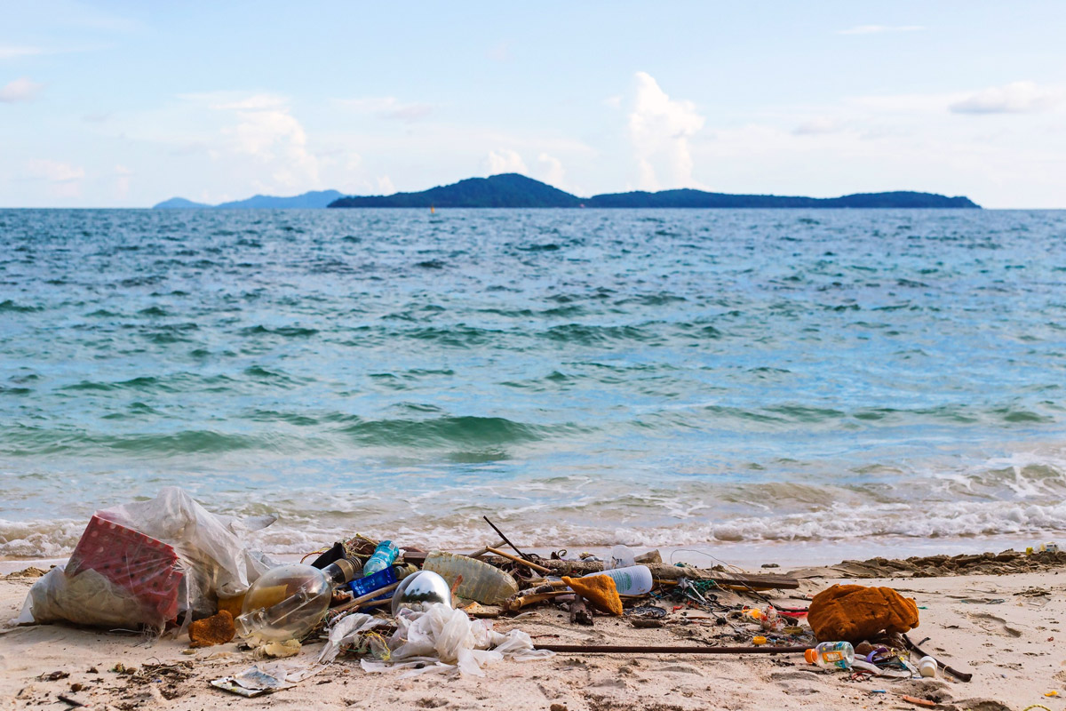 Quelles sont les pires plages du monde en 2025 : surfréquentation, bruit, saleté… ?